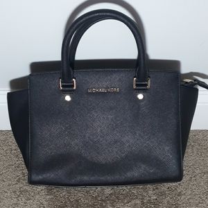 MICHAEL KORS MEDIUM SELMA SATCHEL